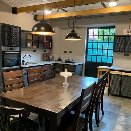 בית הארחה Schola